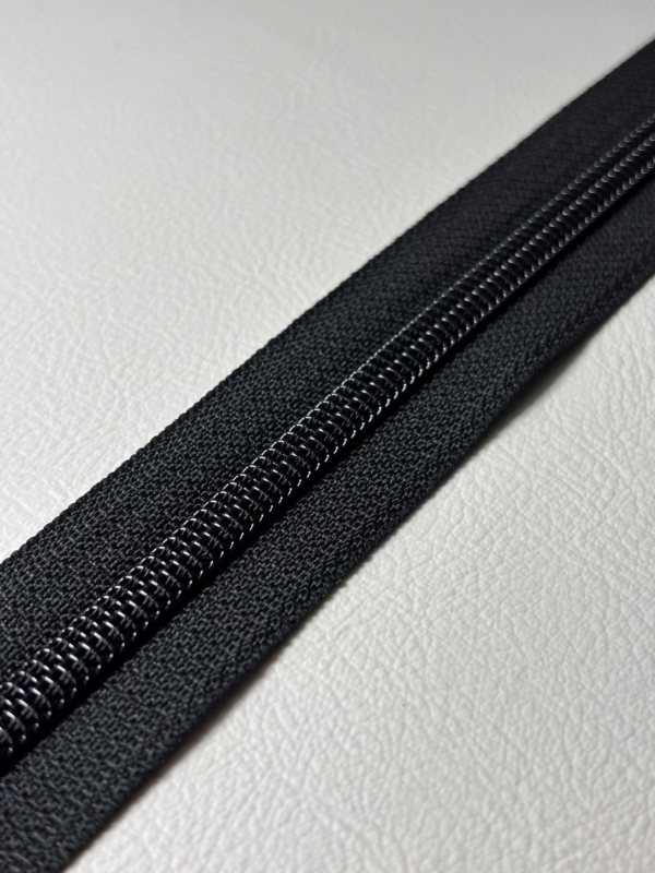YKK Spiral Dragkedja 8 mm – Metervara (Svart)
