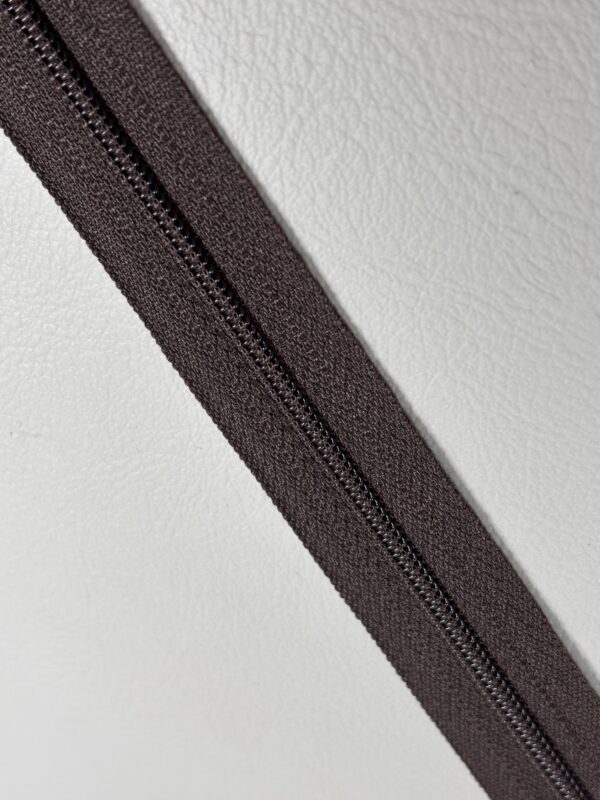 YKK Spiralblixtlås #3 (4 mm) - Mörkbrun Färgkod 570