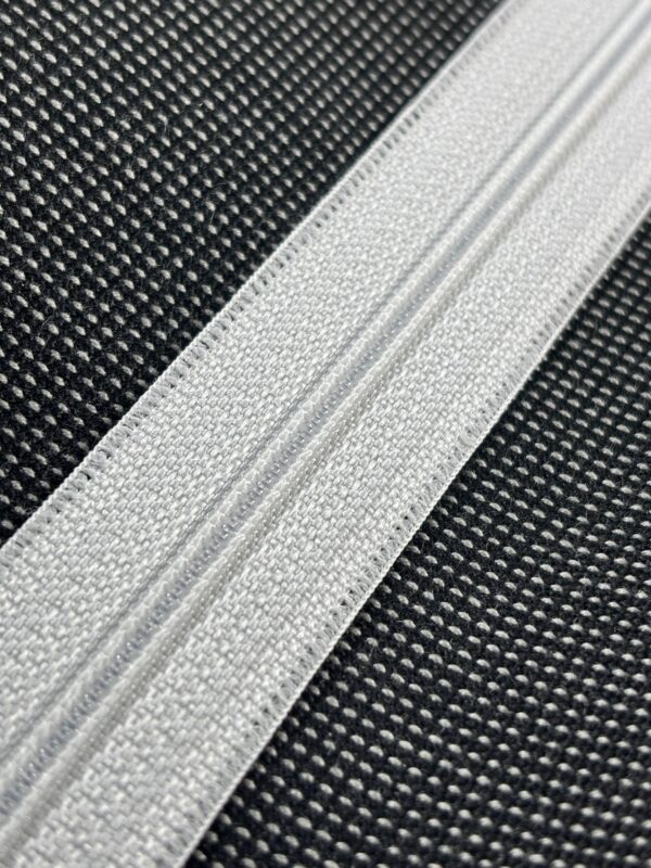 YKK Spiralblixtlås #3 (4 mm) - Vit Färgkod 501