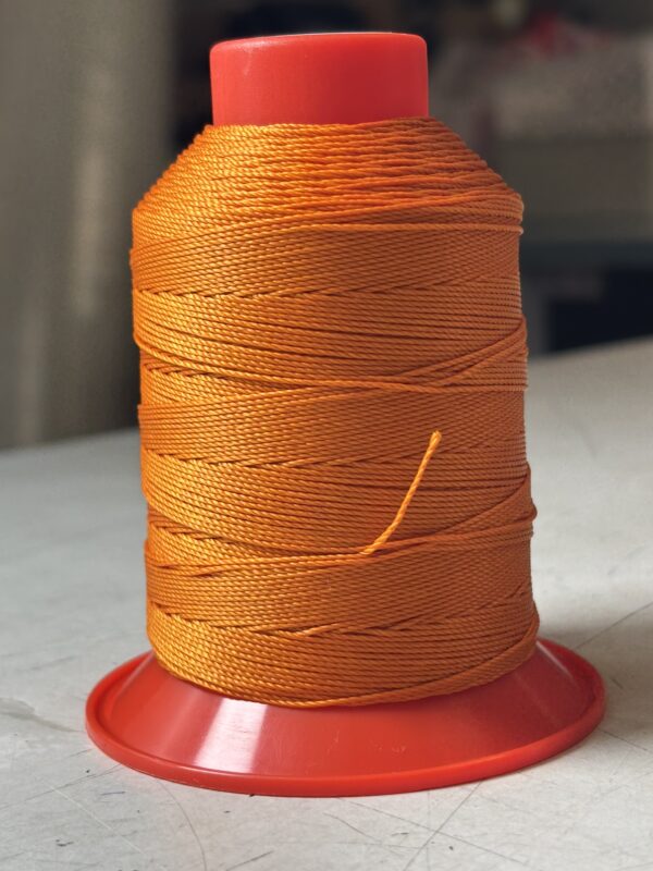 Serafil 40 sytråd – färg 123 orange, 1200 m/rulle